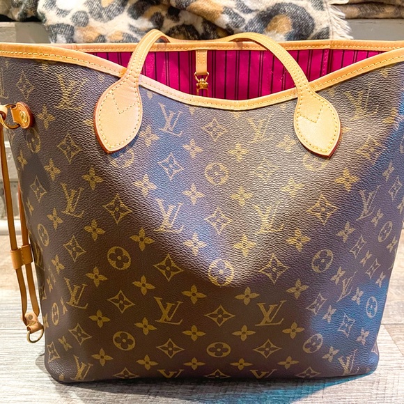 Louis Vuitton Handbags - 🌺LOUIS VUITTON NEVERFULL MM PIVOINE-RARE🌺
